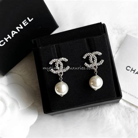 chanel crystal pearl cc earrings